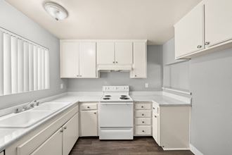 the preserve at ballantyne commons apartment kitchen