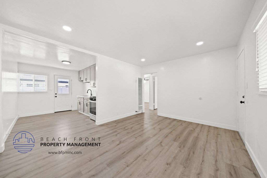 a look at the kitchen from the living room