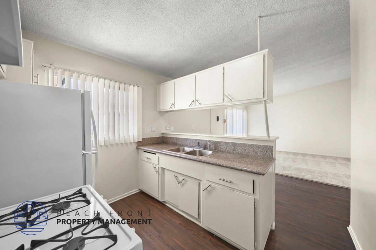 1818 W. El Segundo Blvd. Apartments