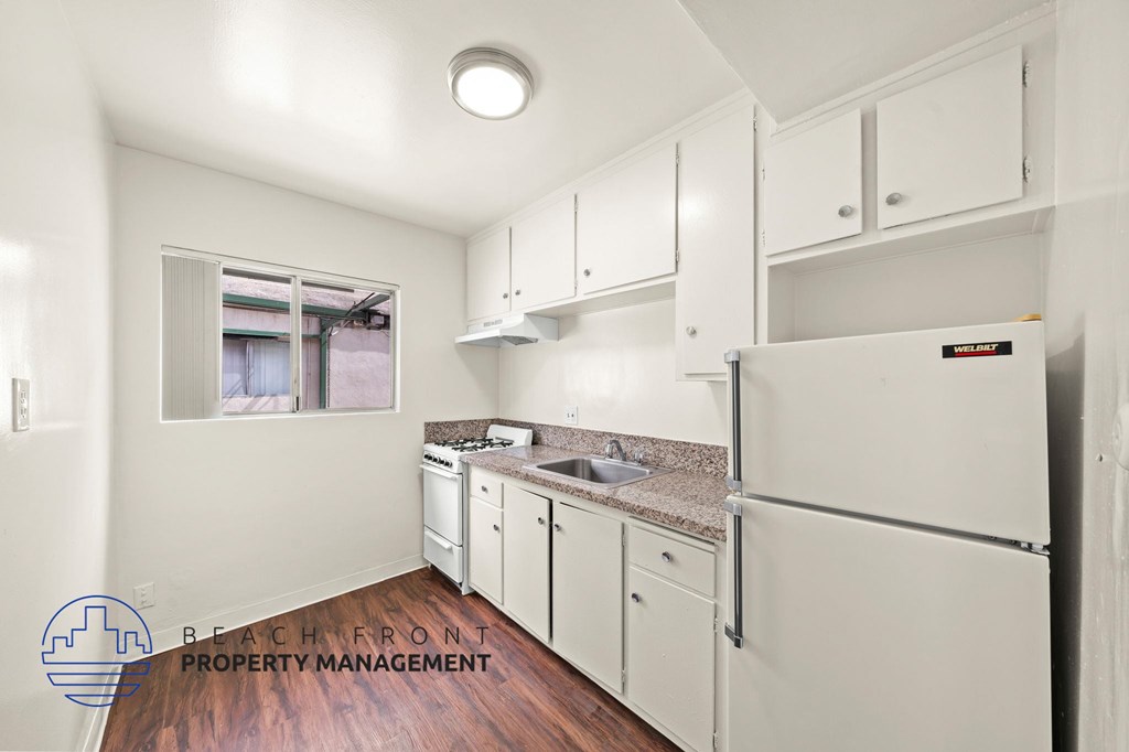 13444-13460 Prairie Ave. is a similar property to Regal Manor Apartments located in Hawthorne