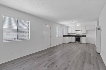 Kitchen & Living Room Beautiful Newly Renovated Kitchen - Photo Gallery 3