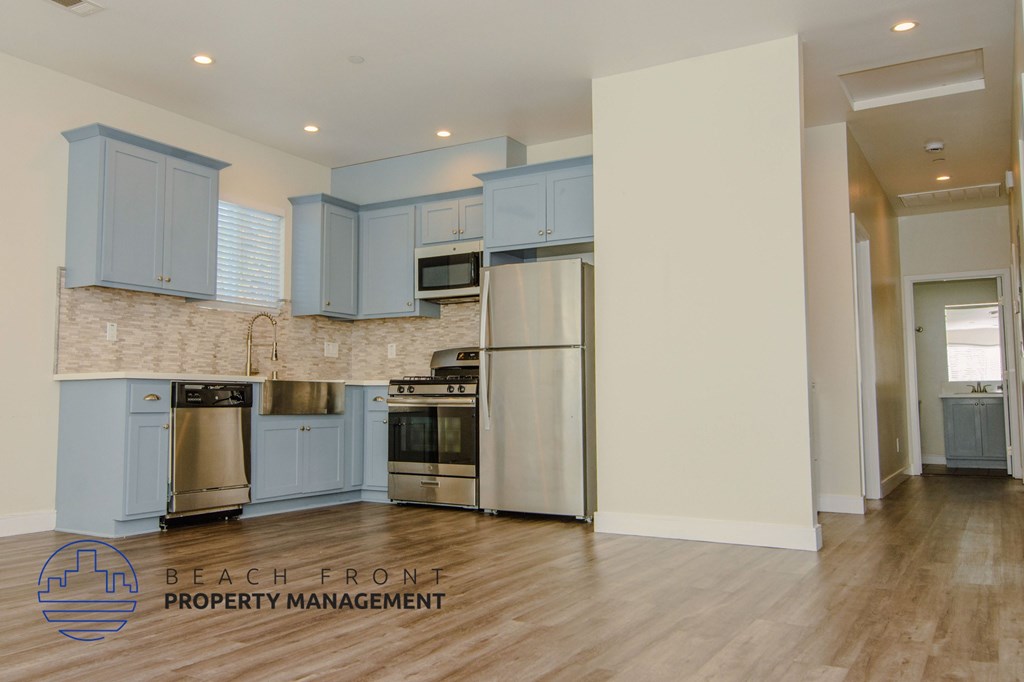 752-758 1/2 W 4th St. is a similar property to 569-575 W 6th St located in San Pedro