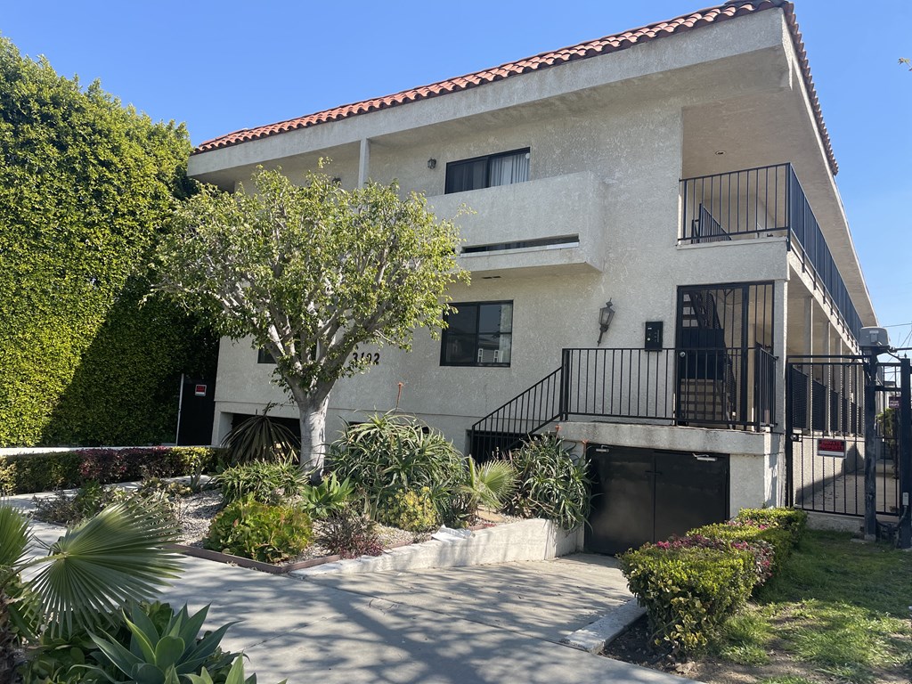 the building in which the apartment is located