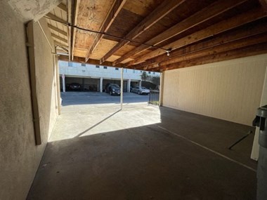 12321 - 12325 Oak St. 1-3 Beds Apartment for Rent