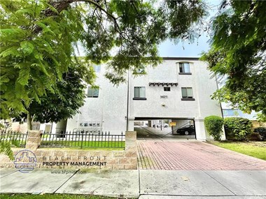 14011 Budlong Ave. 2-3 Beds Apartment for Rent