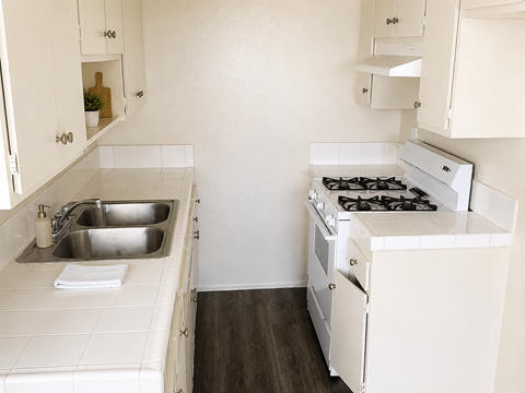 1310 W. D Street Studio-2 Beds Apartment for Rent