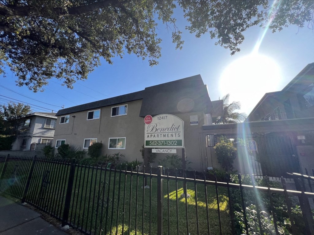 side view of front of buildinf