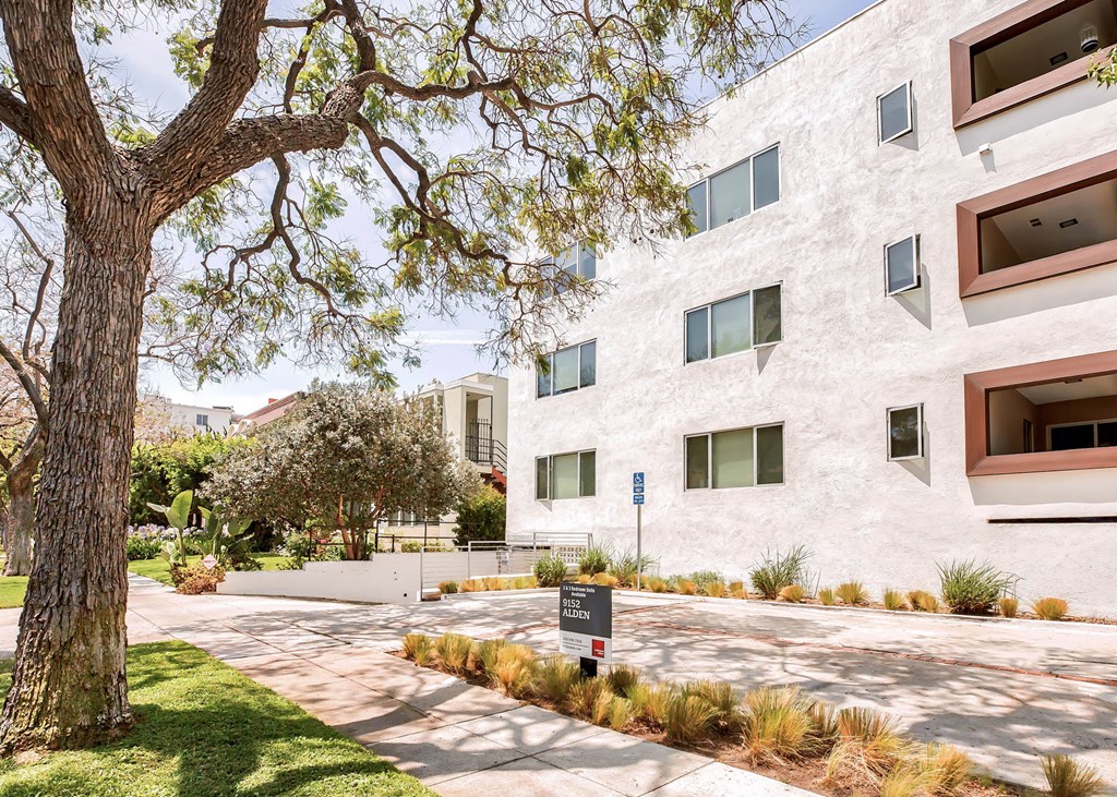 the building in which the apartment is located