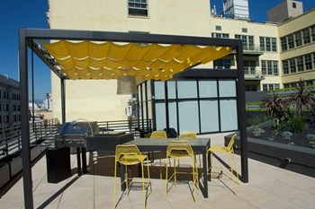 Rooftop Sun Deck and BBQ Area Broadway Lofts Rooftop Sun Deck and BBQ Area - Photo Gallery 5