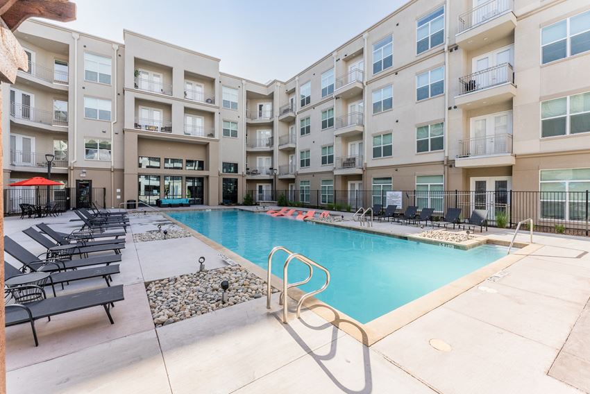 The Residences At 3000 Bardin