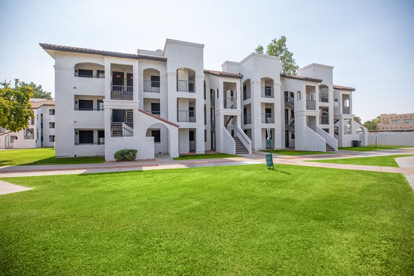 Tides At East Glendale