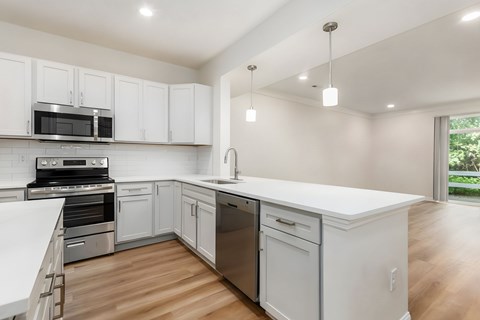 6026 Summit Way 3 Beds Apartment for Rent