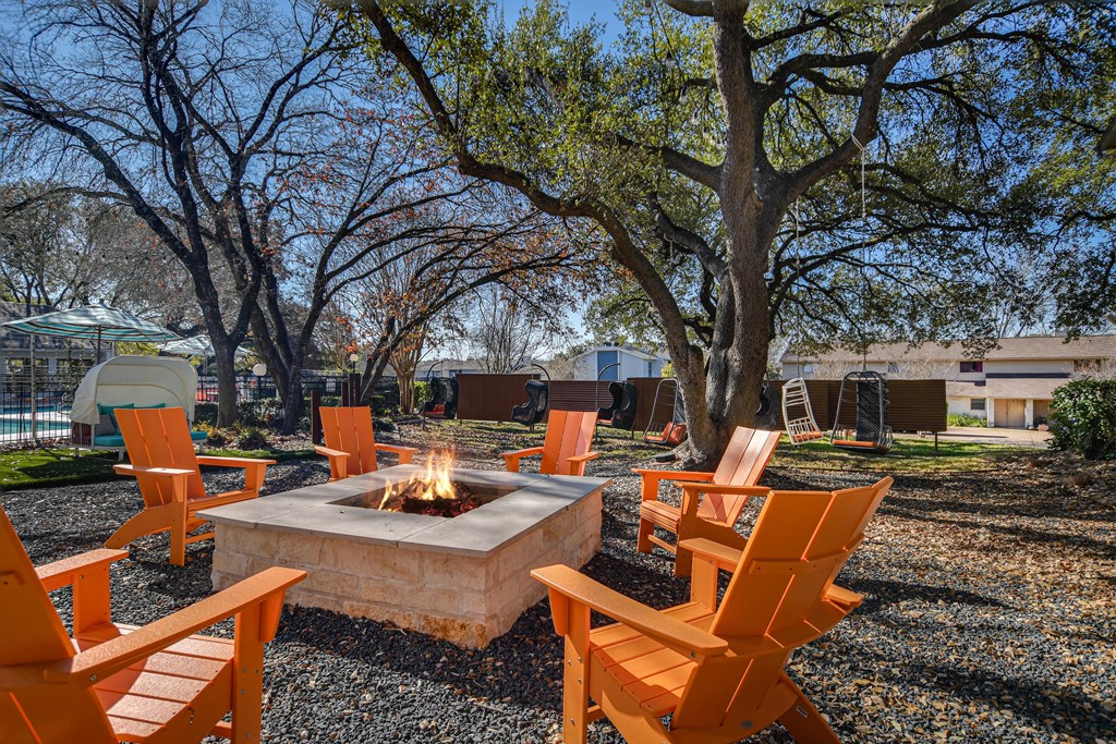 Outdoor Firepit Northwest Austin Apartments