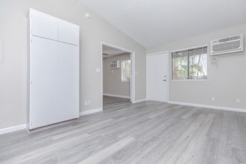 Tides On Glendale Ave