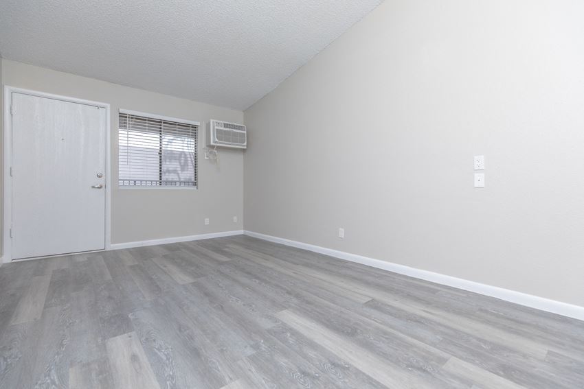 Tides On Glendale Ave