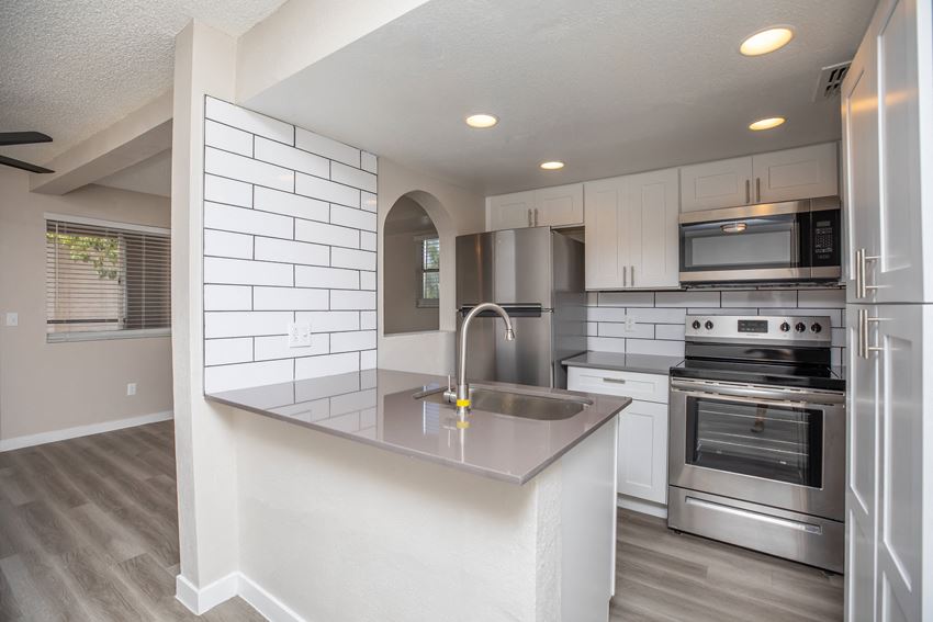 Tides At East Glendale