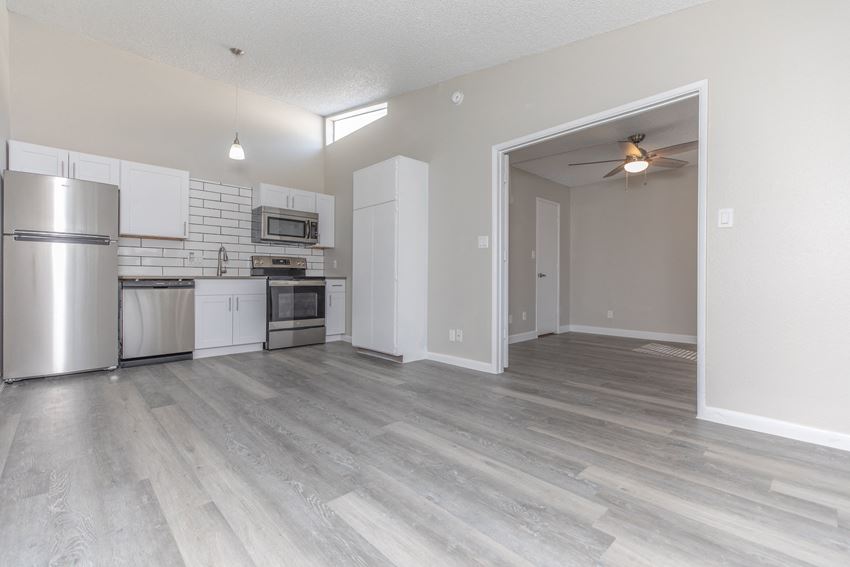 Tides On Glendale Ave