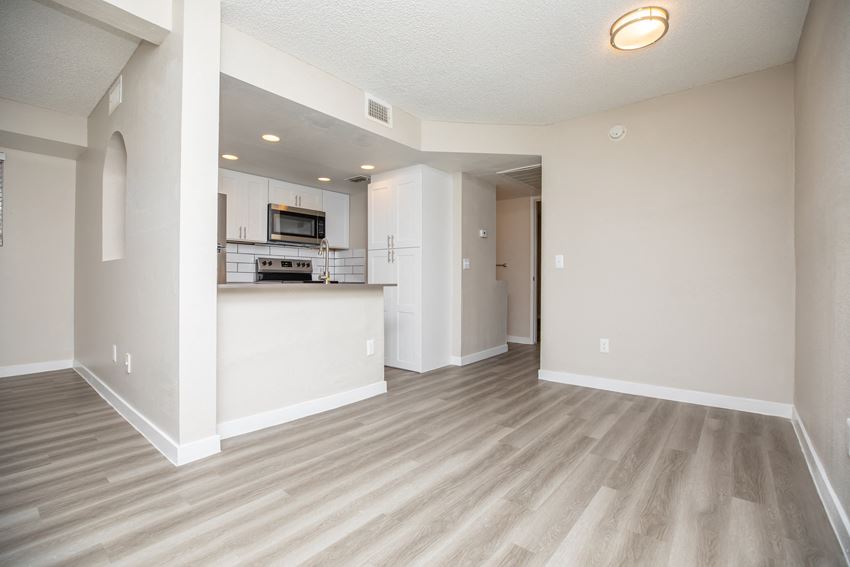 Tides At East Glendale