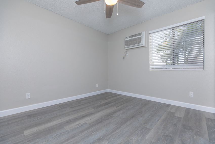 Tides On Glendale Ave