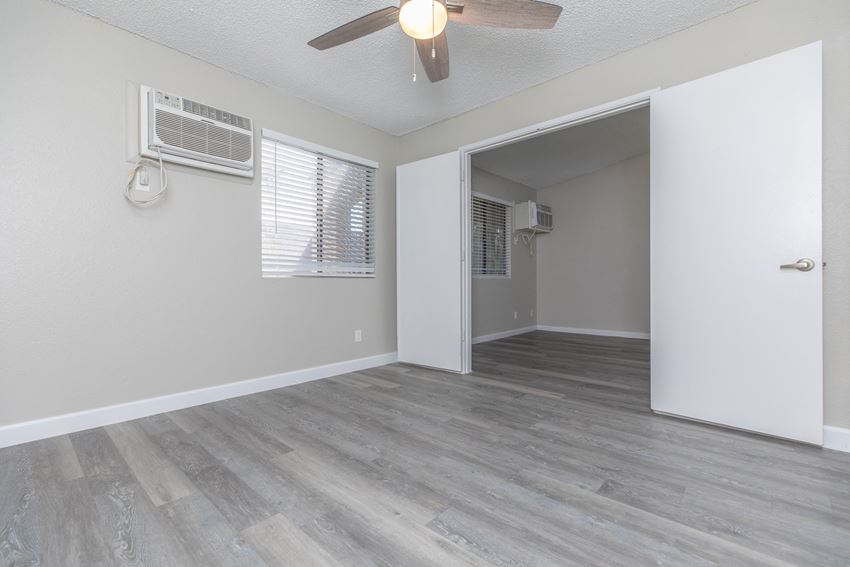 Tides On Glendale Ave