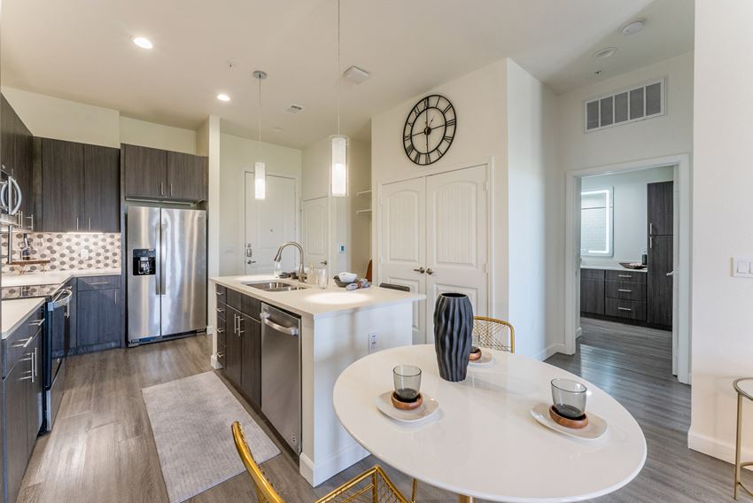 The Residences At 3000 Bardin