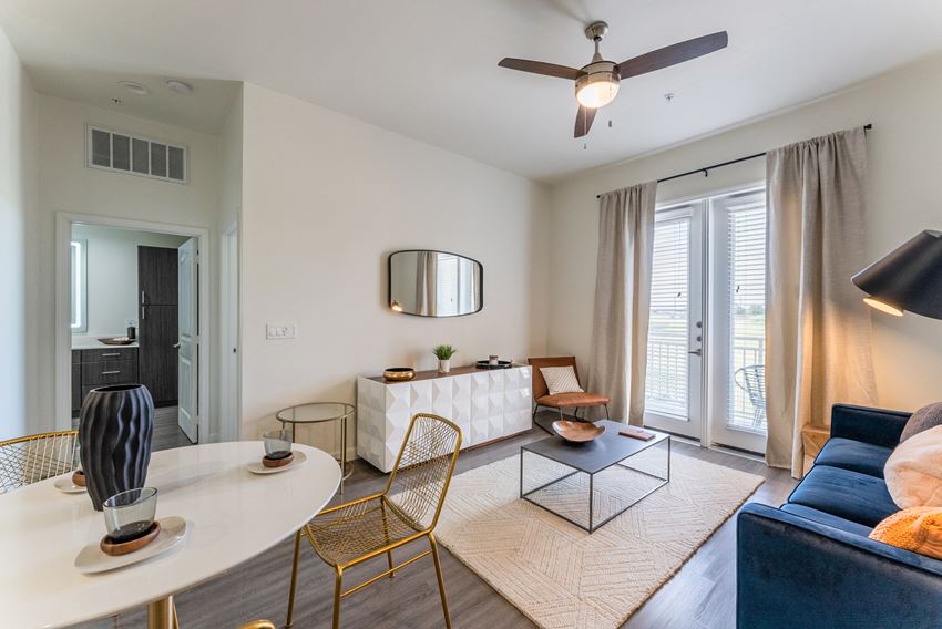 The Residences At 3000 Bardin