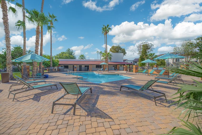 Tides On Glendale Ave