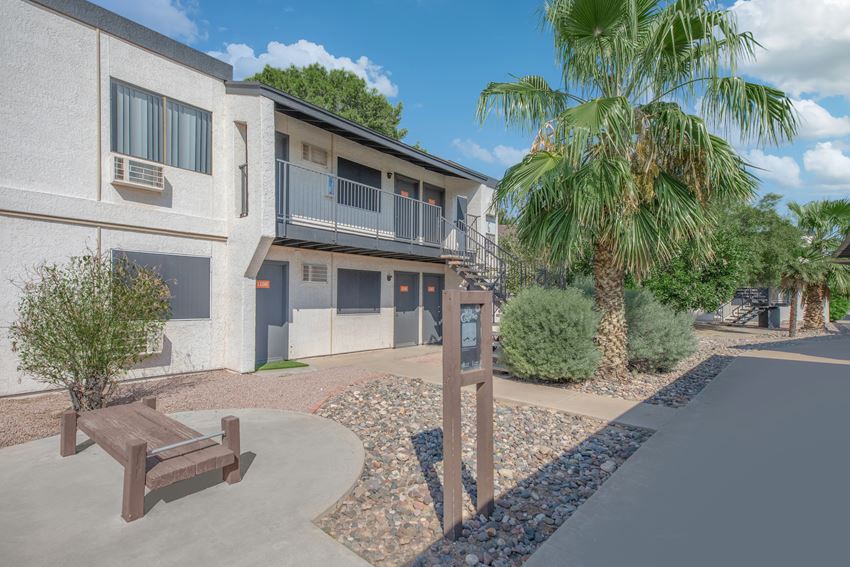 Tides On Glendale Ave