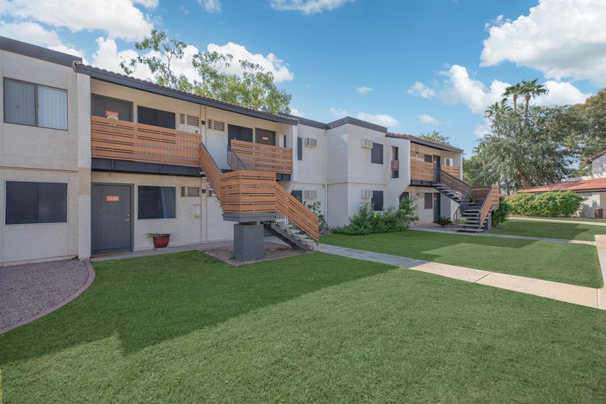 Tides On Glendale Ave