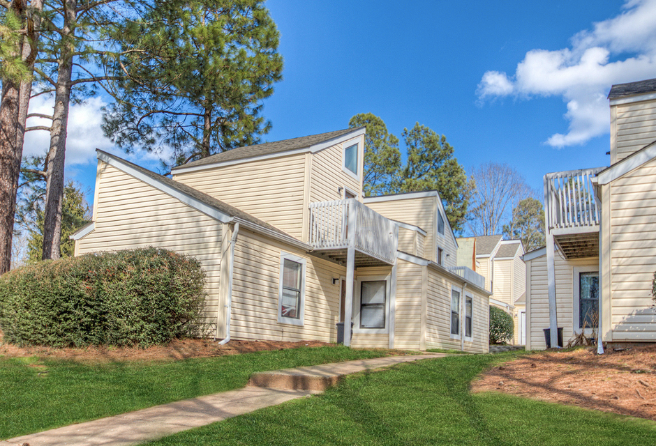 The Flats At Arrowood Apartments, 8508 Lodge South Circle, Charlotte
