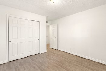 1311 Louisiana Blvd NE Studio-2 Beds Apartment for Rent - Photo Gallery 6