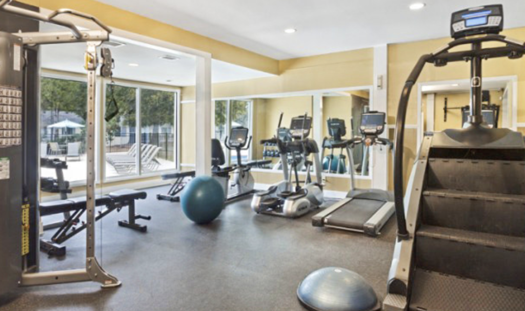 The Flats At Arrowood Apartments, 8508 Lodge South Circle, Charlotte