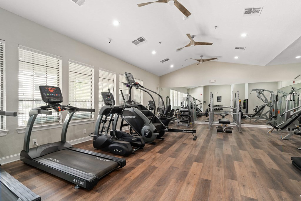 additional photo for property listing at chic digs with room to stretch out in the village 22 car