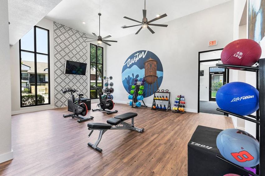 Barstow Apartments, 11700 Metric Blvd, Austin, TX RentCafe