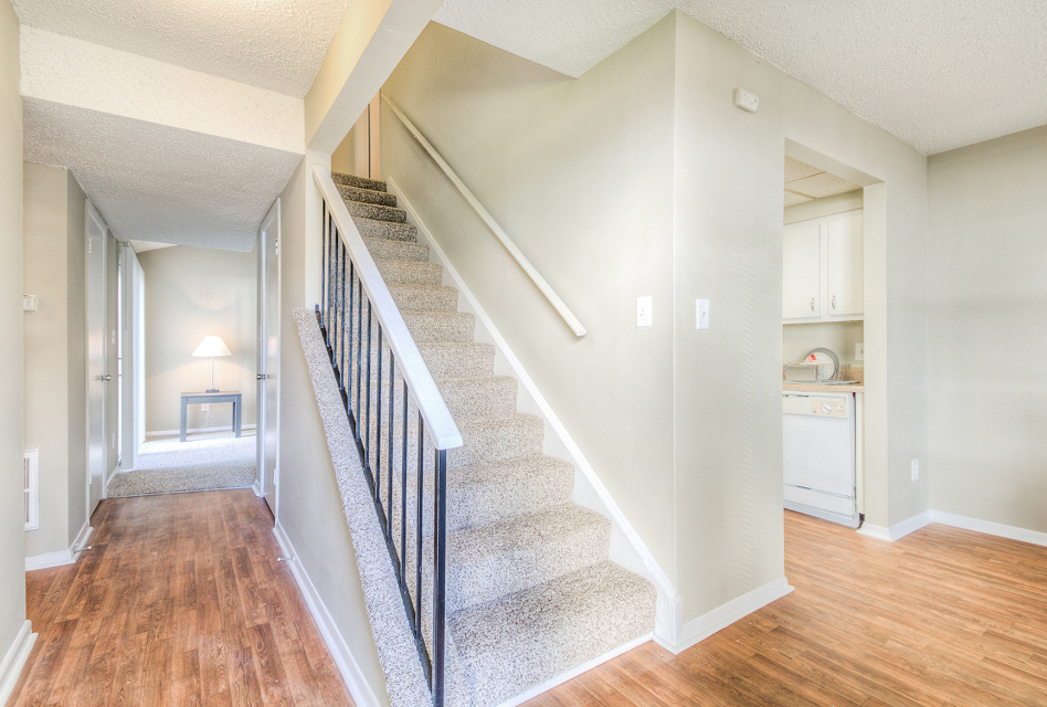 The Flats At Arrowood Apartments, 8508 Lodge South Circle, Charlotte