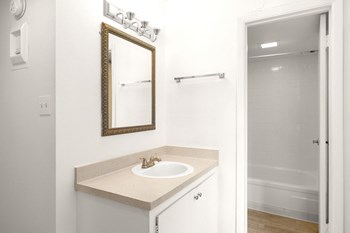 1001 Louisiana Blvd NE Studio-2 Beds Apartment for Rent - Photo Gallery 6
