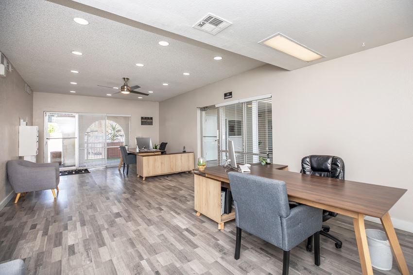 Tides At East Glendale