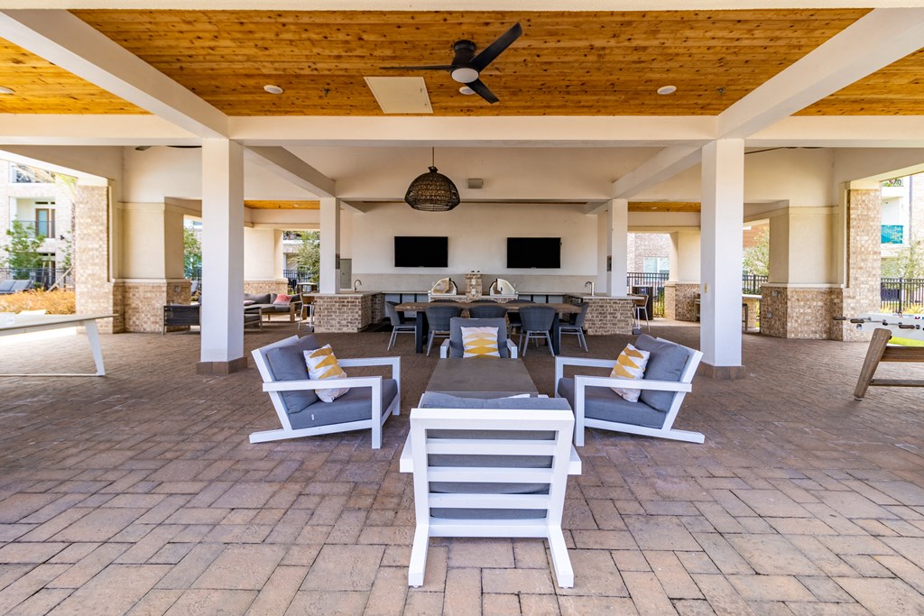 the clubhouse at the wyndham apartments in lubbock, tx.