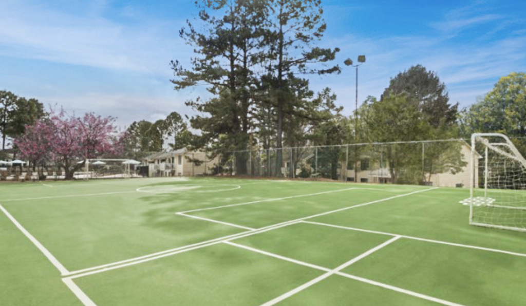a tennis court at the apartments for rent