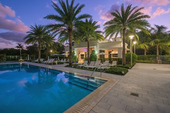 pool at night - Photo Gallery 30