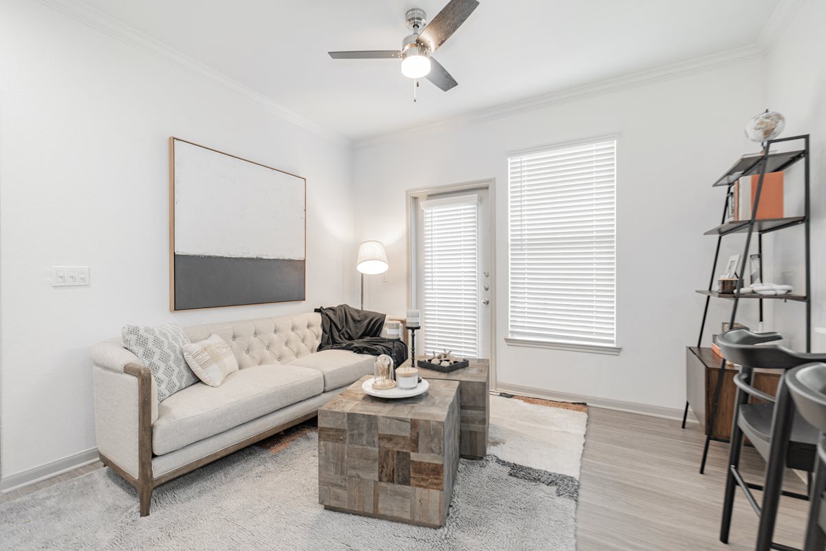 Bellwether Ridge Apartments