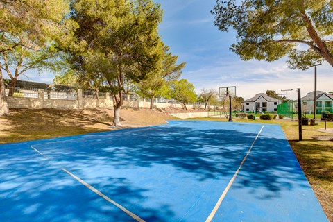 basketball court at the enclave at woodbridge apartments in sugar land, tx