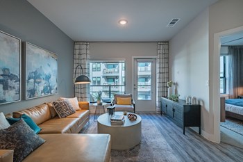 Model Apartment Home Living Room - Photo Gallery 2