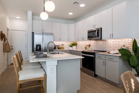 7682 Woodmont Avenue 4 Beds Apartment for Rent