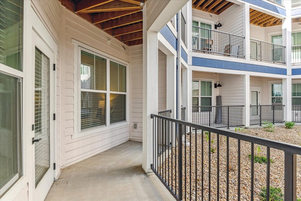 the preserve at ballantyne commons apartments balcony outlook