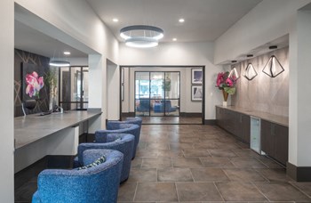 side view of the lobby - Photo Gallery 3