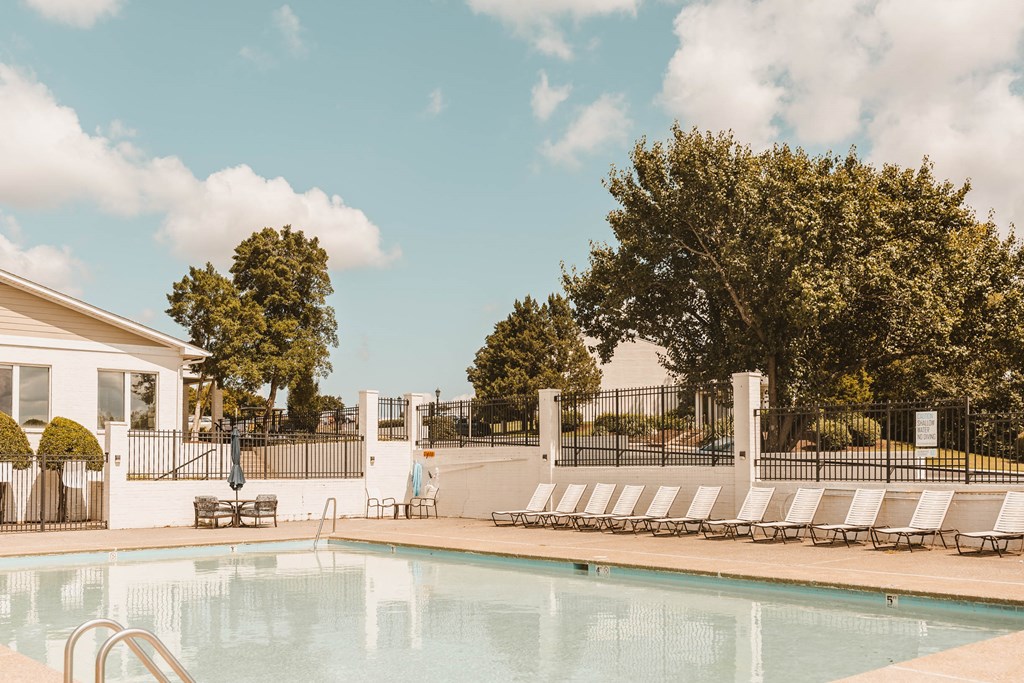 the pool at the resort at governors crossing