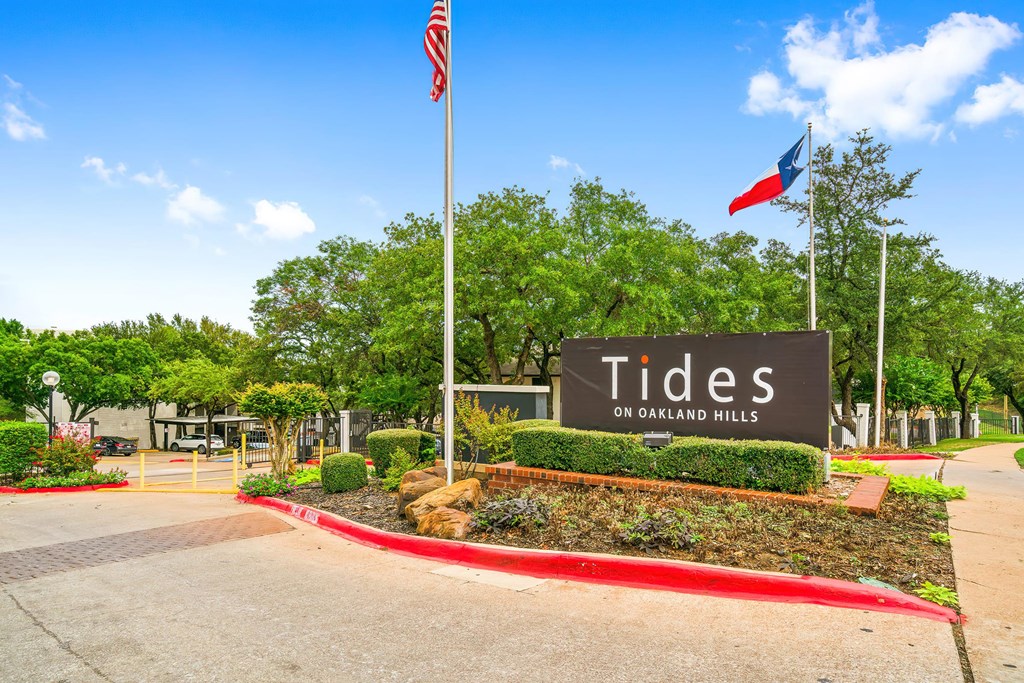 Tides On Oakland Hills Apartments, 6011 Oakland Hills Dr, Fort Worth