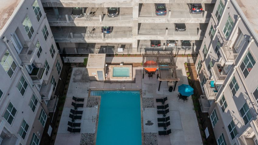 The Residences At 3000 Bardin