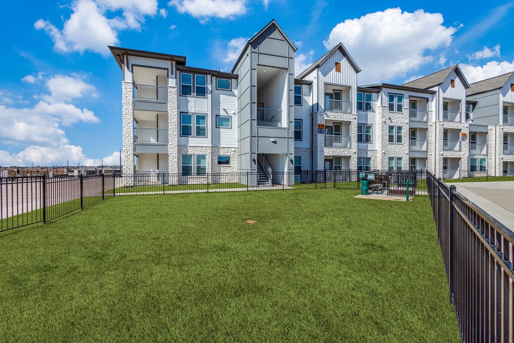 the preserve at ballantyne commons apartments exterior
